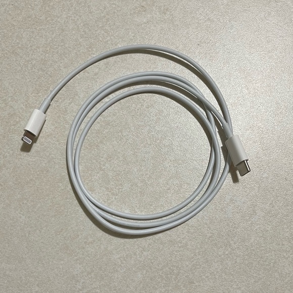 Apple Airpods Pro (1st Gen) w/ MagSafe & Spring Teal heyday Silicone Case - Picture 10 of 13